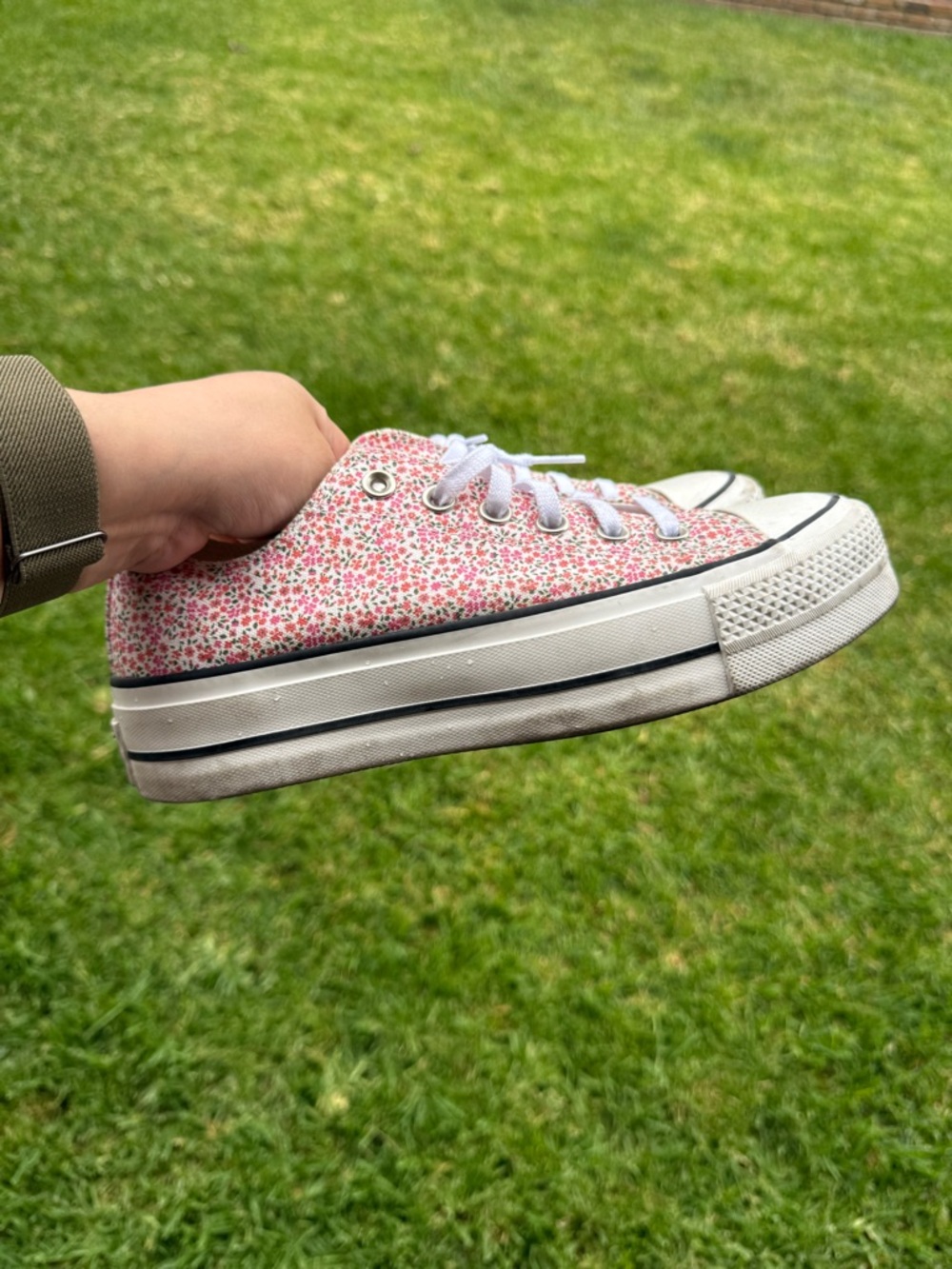 Converse Floral Low-Top Platform Sneakers and - Pink and White